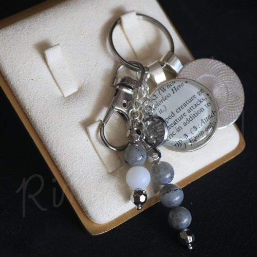 Magic the Gathering Keychain - White Mage's Staff